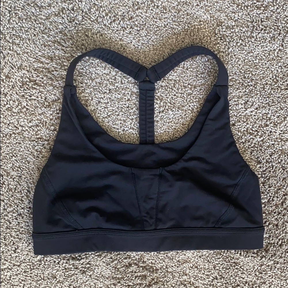 Black Lululemon sports bra